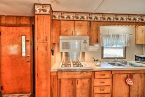 A cozinha ou cozinha compacta de Higden Hideaway on Lake Pets and ATVs Allowed!