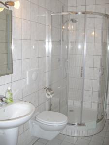 Koupelna v ubytování City-Hotel-Wolgast
