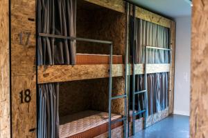 Habitación con literas en una casa en Albergue Santiago 15 Monforte, en Monforte de Lemos