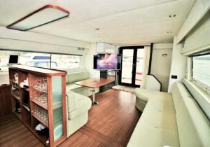 Foto da galeria de Nice VIP Cabin in a Luxurious Yacht em Estocolmo