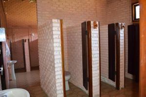 Kopalnica v nastanitvi Hostel Chápada Dos Veadeiros