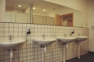 Baðherbergi á Saare Automatic Hostel