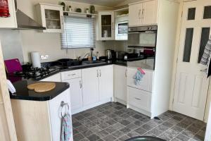 Gallery image of Modern Holiday Home #Skipsea Sands Static Hire in Skipsea