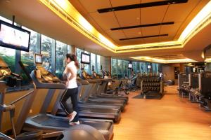 Fitness centrum a/nebo fitness zařízení v ubytování Tangla Hotel Tianjin