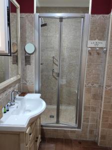 Ein Badezimmer in der Unterkunft Dormir en Cádiz