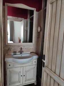 Ein Badezimmer in der Unterkunft Dormir en Cádiz