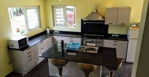 Afbeelding uit fotogalerij van MOOREA - Villa Maoe Pool in Afareaitu +15 foto's