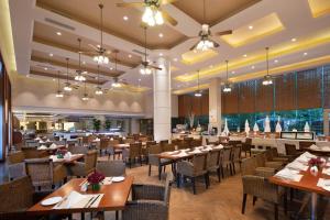 Restaurace v ubytování C&D Resort,Wuyi Mountain
