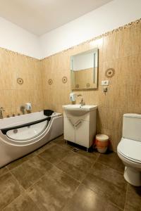 Phòng tắm tại Nice & Cozy Apartments +41 ảnh