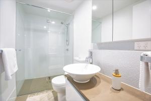 Koupelna v ubytování Nova Apartment Mooloolaba Beach