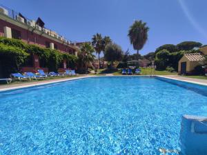 Bazén v ubytování Hotel Pinomar nebo v jeho okolí
