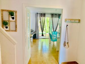 Zdjęcie z galerii obiektu Bungalow in San Juan Playa w mieście Benimagrell