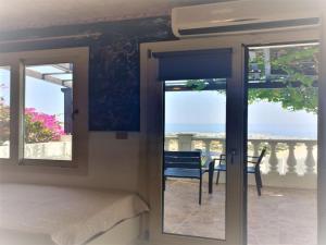 A balcony or terrace at Entire Villa full View 3 bedrooms 3 bathrooms 3 kitchens