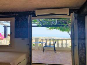 A balcony or terrace at Entire Villa full View 3 bedrooms 3 bathrooms 3 kitchens