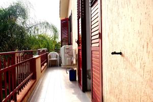 Balkón alebo terasa v ubytovaní Casa vacanza in villa con piscina!