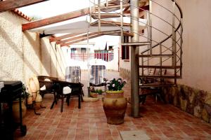 Fotografia z galérie ubytovania Casa vacanza in villa con piscina! v destinácii Triscina