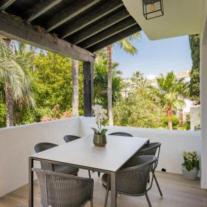 2 Bedroom Apartment in Puente Romano Phase 2, Marbella ...