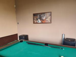 Biliardový stôl v ubytovaní Birs Vendégház
