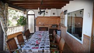 A kitchen or kitchenette at Castillo de la Hazalara
