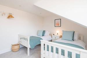 Gallery image of The Lookout - Stunning sea view apartment in Deal