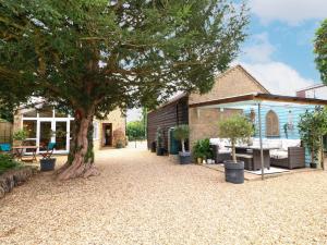 Το κτήριο όπου στεγάζεται  η παραθεριστική κατοικία