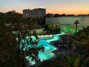 View ng pool sa Hotel Universal Terme o sa malapit