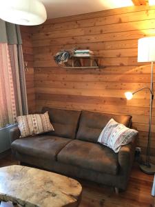 Ein Sitzbereich in der Unterkunft appartement style chalet centre Barcelonnette