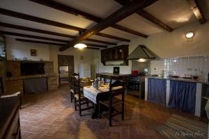 Kuchyň nebo kuchyňský kout v ubytování Coriana Apartments & Villas