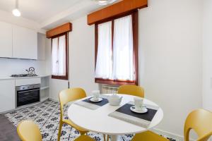 Kuchnia lub aneks kuchenny w obiekcie Venice Lido Wonderful Apartment with Terrace