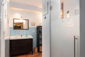 A bathroom at Toscana da Sogno a Villa Allegria