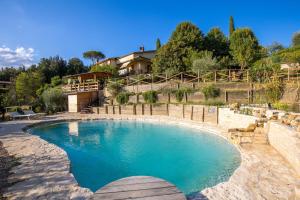 The swimming pool at or close to Toscana da Sogno a Villa Allegria