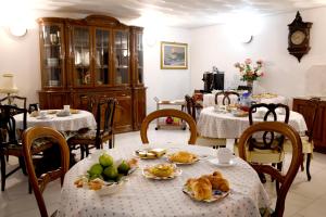 En restaurang eller annat matställe på La Casa Della Volpe