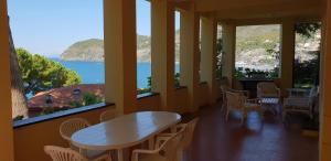 レヴァントにあるVILLA TRAMONTOのギャラリーの写真