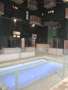 Bazén v ubytování Maboneng City Building Free WiFi and Swimming pool nebo v jeho okolí