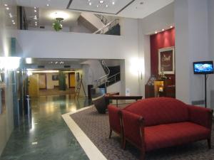 A seating area at Abasto Hotel