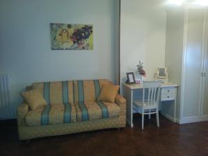 A seating area at Pietra Preziosa Bed & Breakfast