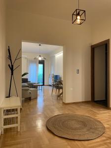 A seating area at 1 BedRoom Apt - Live Like A Local In Kolonaki
