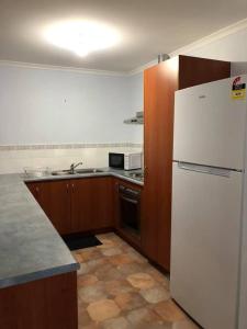 Gallery image of Lynchs Sea View - Within 100m to the Beach in Wallaroo