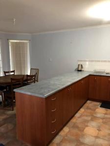 Gallery image of Lynchs Sea View - Within 100m to the Beach in Wallaroo