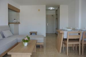 Część wypoczynkowa w obiekcie Apartamentos El Moro