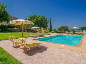 Bazén v ubytovaní Holiday Home San Lorenzo-1 by Interhome alebo v jeho blízkosti