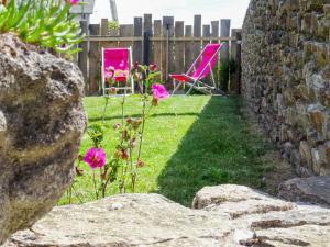 En have udenfor Holiday Home La Pailloussette by Interhome + 22 billeder