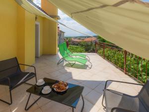 Balkón alebo terasa v ubytovaní Holiday Home Duje & Mare by Interhome
