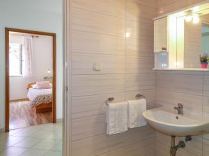 Koupelna v ubytování Apartment Klaudija by Interhome