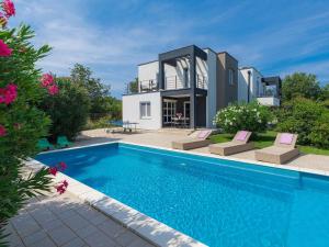 Fotografia z galérie ubytovania Holiday Home Mirela - MDN157 by Interhome v destinácii Ližnjan