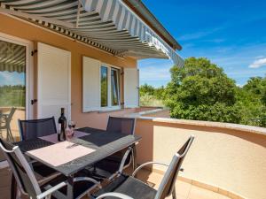 Balkón nebo terasa v ubytování Apartment Glavotok by Interhome