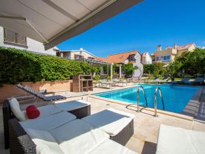 Πισίνα στο ή κοντά στο Holiday Home Slava i Oksana by Interhome