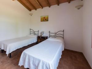 Postel nebo postele na pokoji v ubytování Holiday Home Bardi I by Interhome