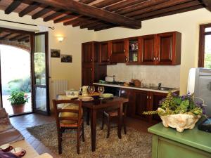 O bucătărie sau chicinetă la Apartment Agriletizia by Interhome