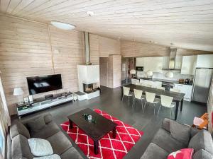 Kuchyň nebo kuchyňský kout v ubytování Holiday Home Vanamoinen by Interhome